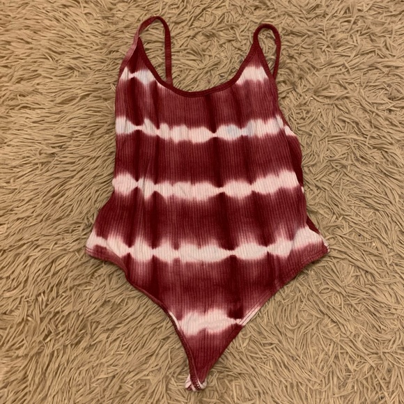 PacSun Red-and-White Tie-Dye Backless Bodysuit - Picture 3 of 7